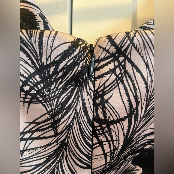 Maggy London Black and Cream Cocktail Dress NWOT - Picture 7 of 11